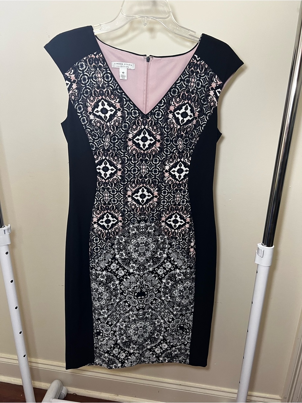 London Style Black and White Long Sleeve Sheath Dress